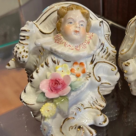 Limoges Vintage Porcelain Pair of Wall Angels Cherubs Consoles